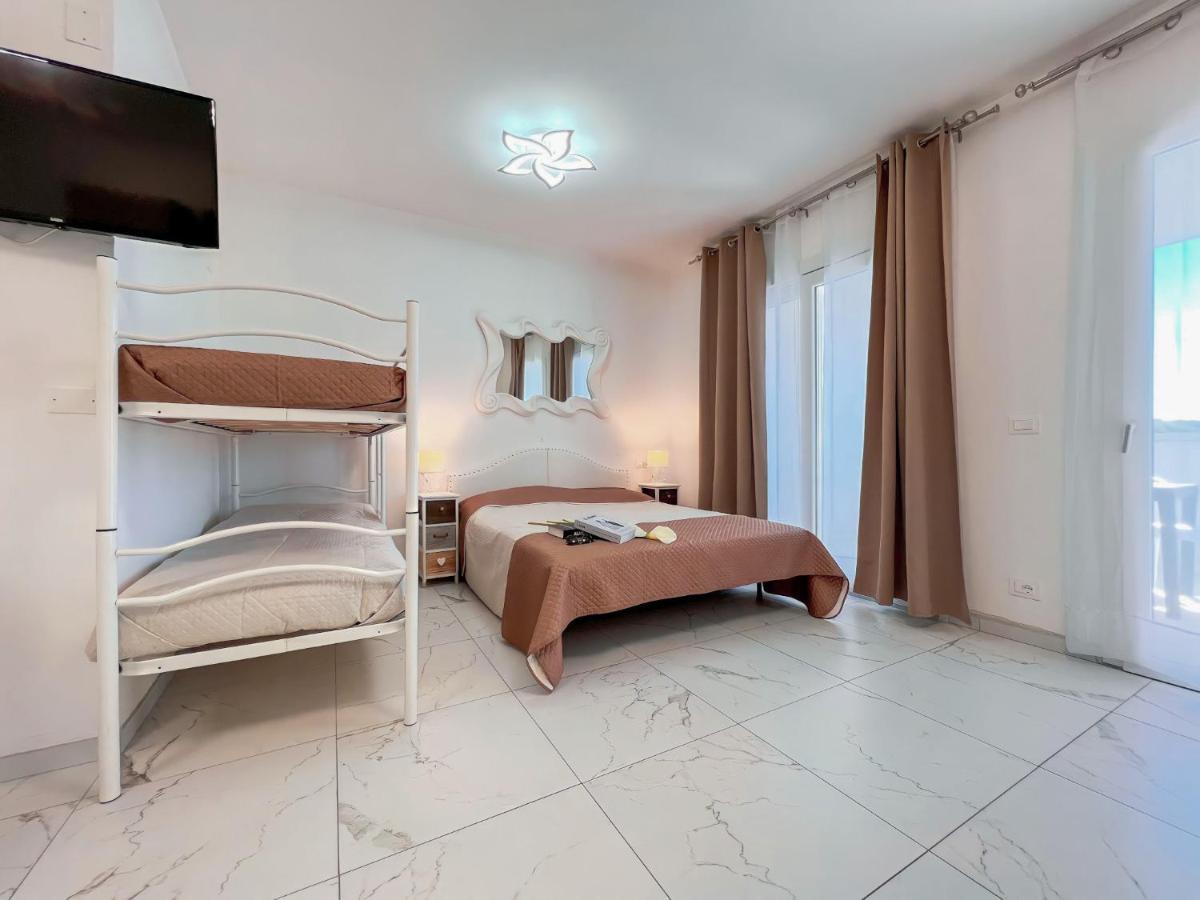 Zeus Apartment Бибионе Екстериор снимка