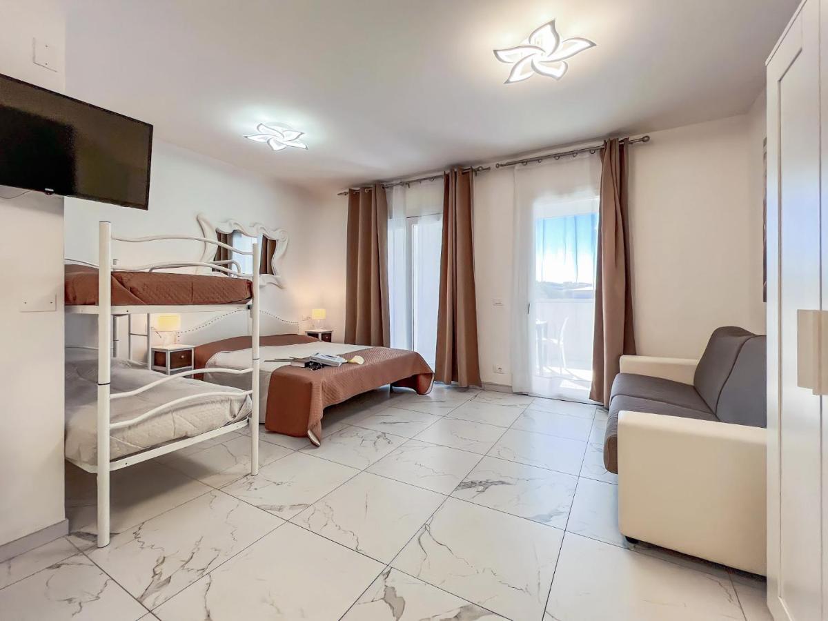 Zeus Apartment Бибионе Екстериор снимка