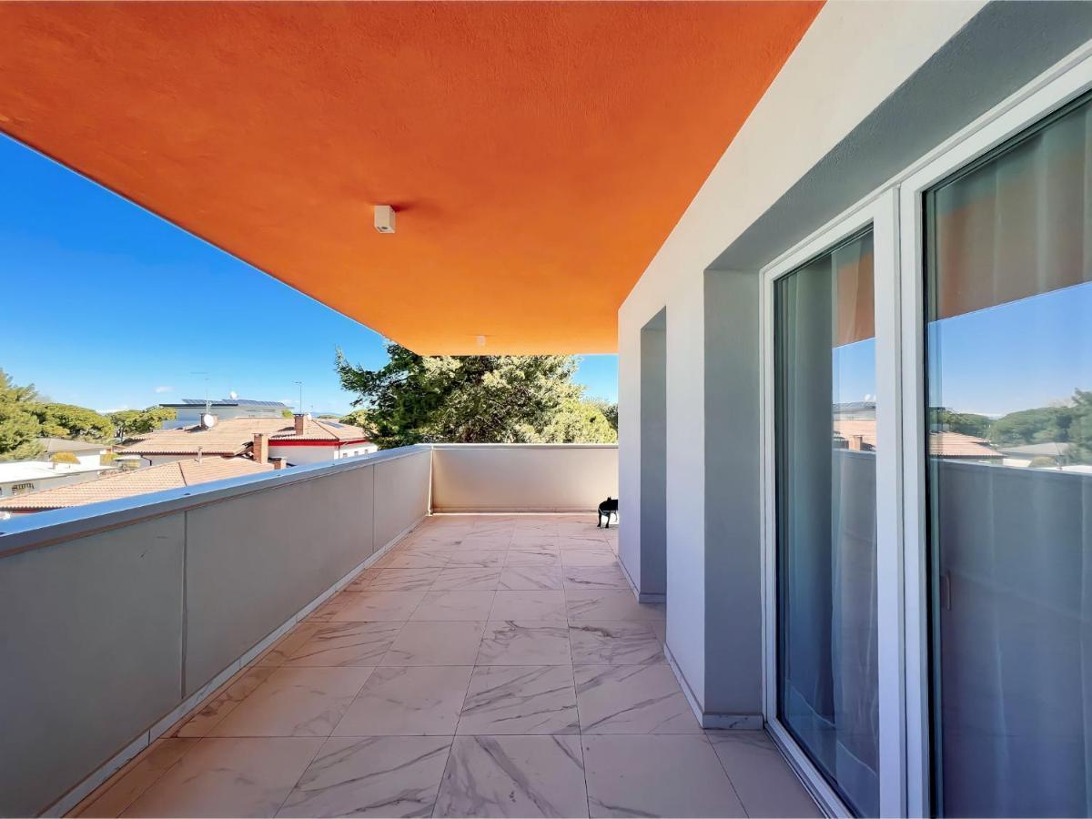 Zeus Apartment Бибионе Екстериор снимка