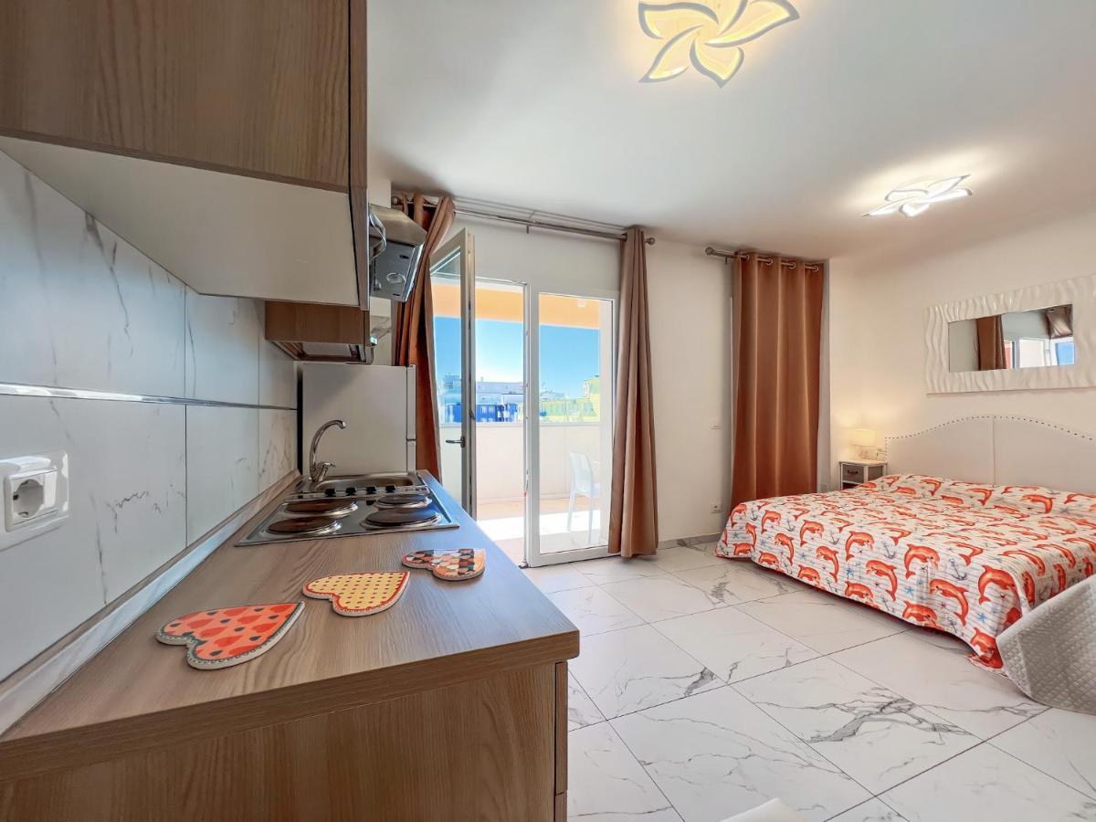 Zeus Apartment Бибионе Екстериор снимка